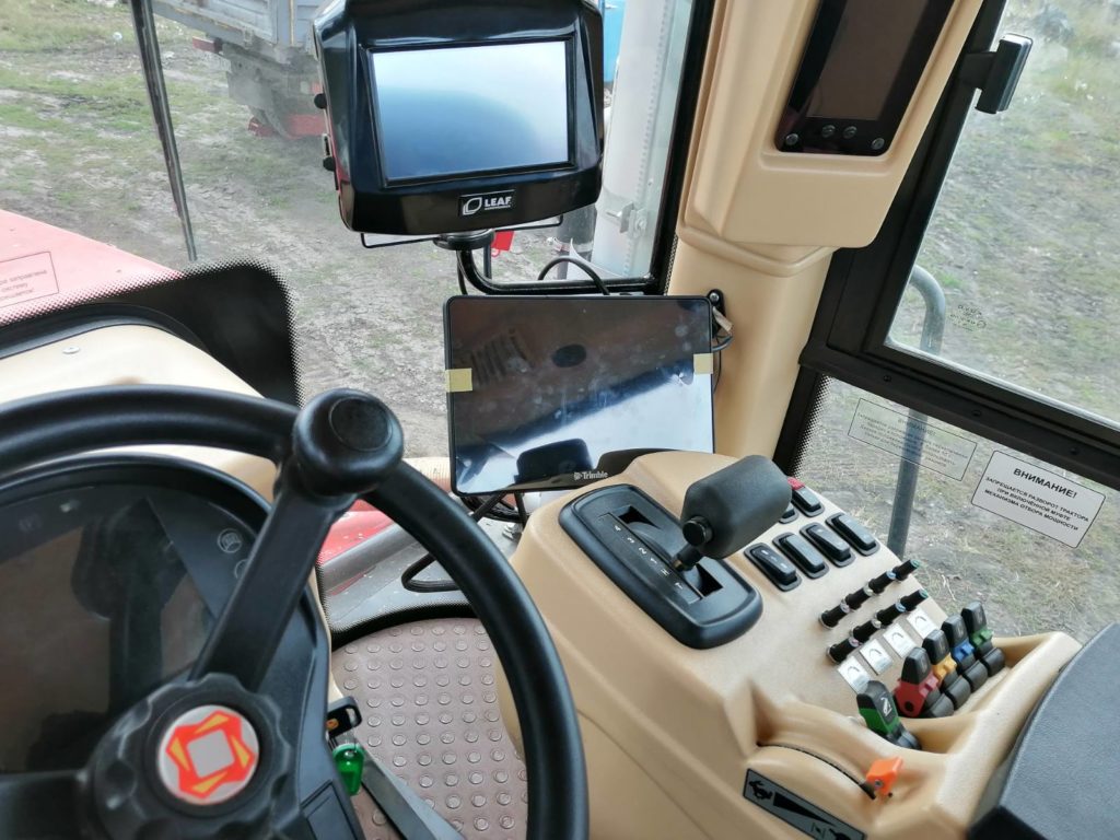 Очередная установка гидравлического автопилота Trimble на базе дисплея GFX 750 Республике Чувашия, Яльчикский р-н.